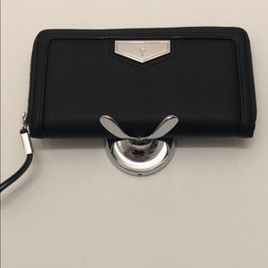 Simply Vera Large Zipper Wallet